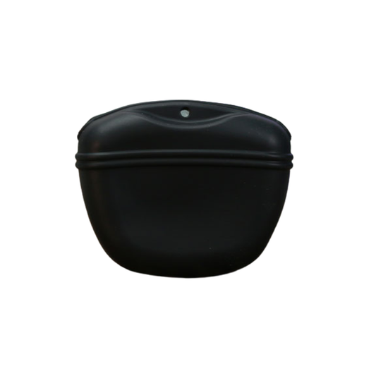 Leerburg silicone treat pouch with magnetic closure 